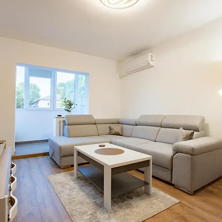 Lirei Deluxe - Spacious 3 Rooms, 2 Baths - By Realtrust Appartamento *