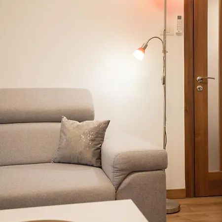 Lirei Deluxe - Spacious 3 Rooms, 2 Baths - By Realtrust